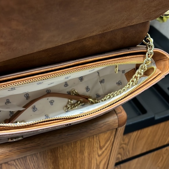 Disney Winnie the Pooh Purse - Picture 2 of 4